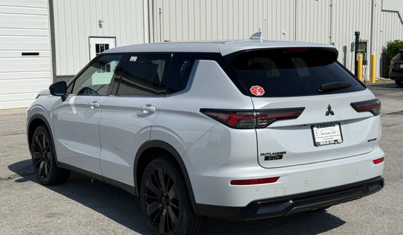 
								Mitsubishi Outlander full									