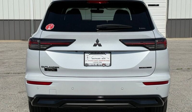 
								Mitsubishi Outlander full									