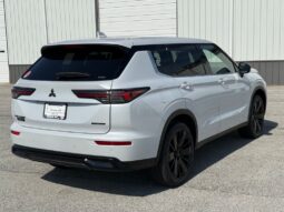 
										Mitsubishi Outlander full									