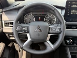 Mitsubishi Outlander full