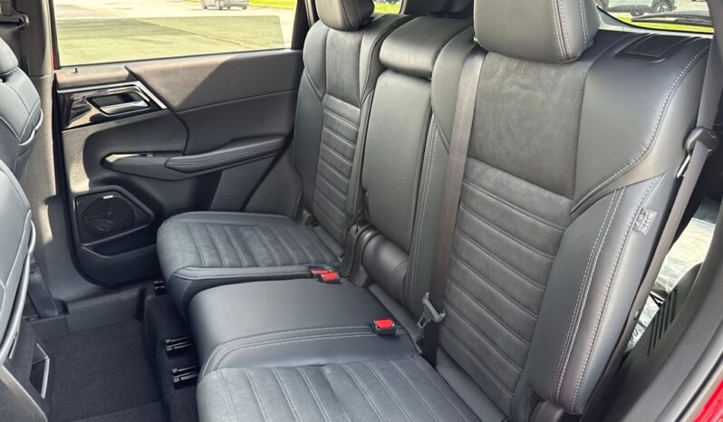 
 Mitsubishi Outlander full									