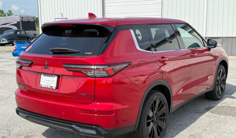 
 Mitsubishi Outlander full									