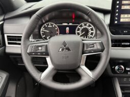 
 Mitsubishi Outlander full									