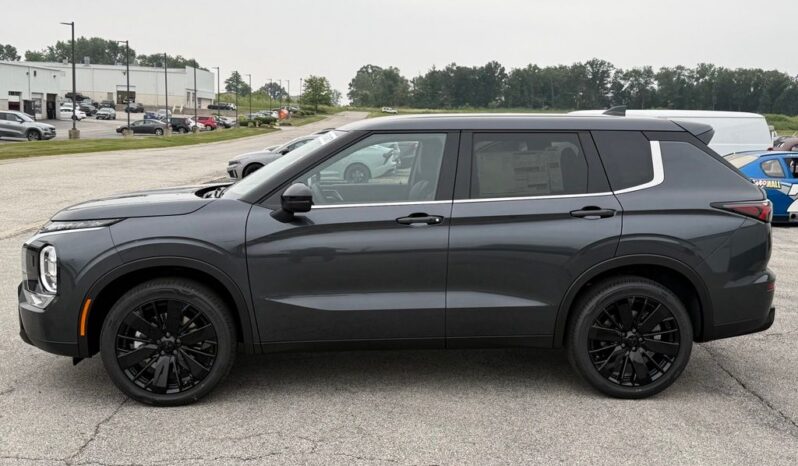 
 Mitsubishi Outlander full									