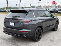 
 Mitsubishi Outlander full									