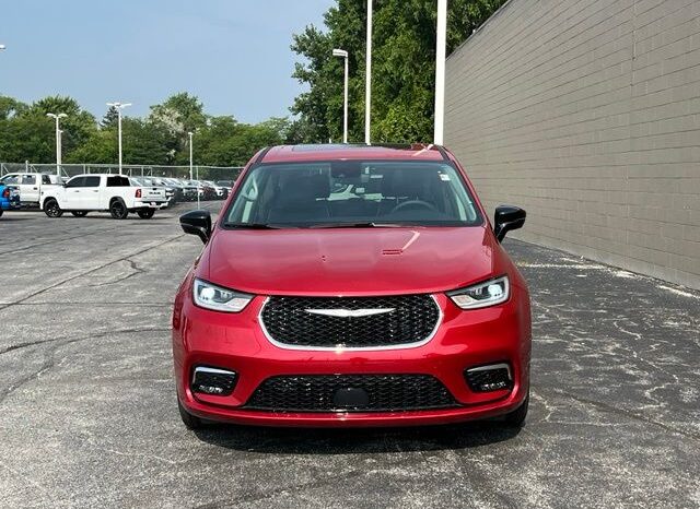 
 Chrysler Pacifica full									