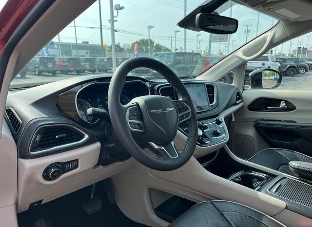 
 Chrysler Pacifica full									