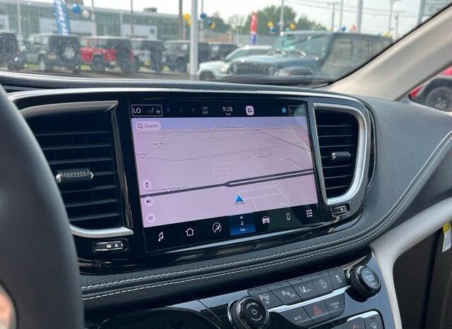 
 Chrysler Pacifica full									