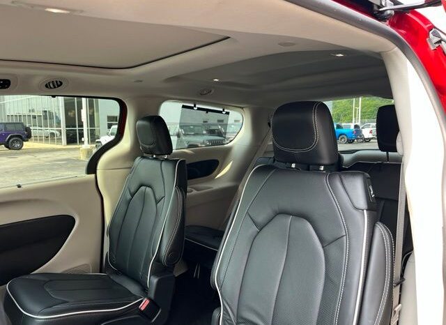 
 Chrysler Pacifica full									