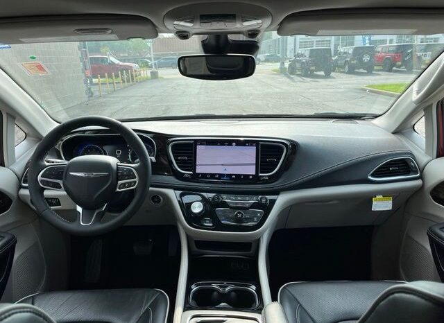 
 Chrysler Pacifica full									