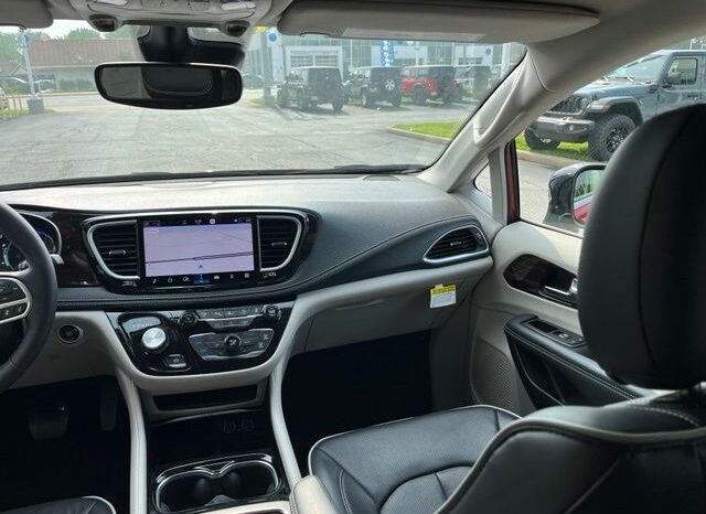 
 Chrysler Pacifica full									