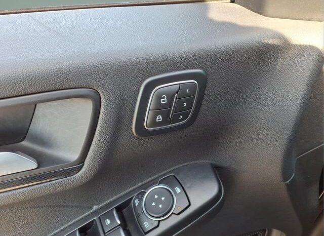 
 Ford Escape Hybrid full									