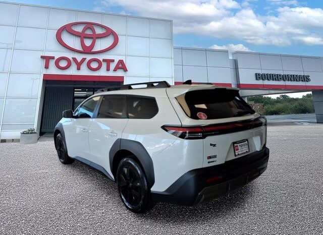 
								Toyota bZ Woodland full									