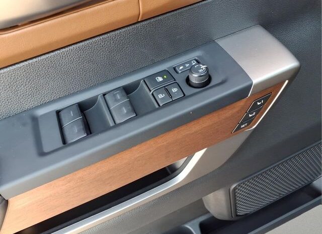 
 Toyota Sequoia full									