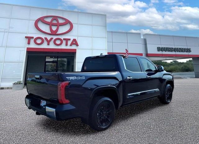 
 Toyota Tundra Hybrid full									