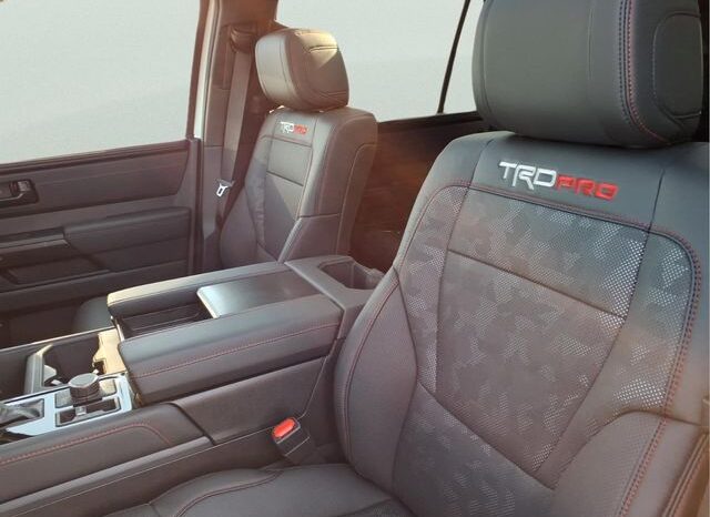 
 Toyota Sequoia full									