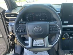 Toyota Tacoma Hybrid full