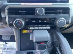 Toyota Tacoma Hybrid full