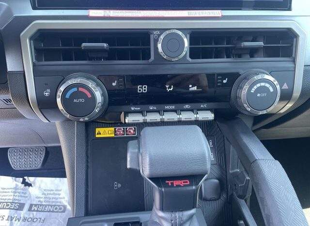 
 Toyota Tacoma Hybrid full									