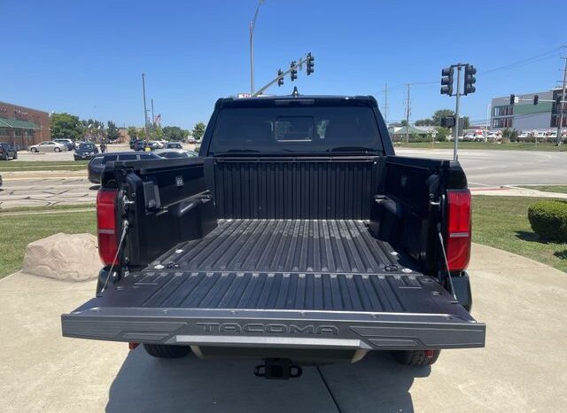 
 Toyota Tacoma Hybrid full									