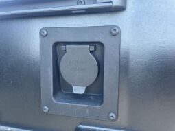 Toyota Tacoma Hybrid full