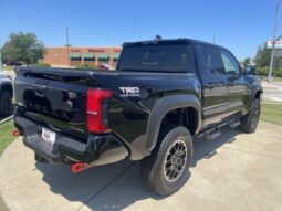 Toyota Tacoma Hybrid full