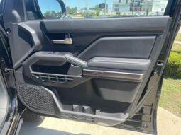 Toyota Tacoma Hybrid full