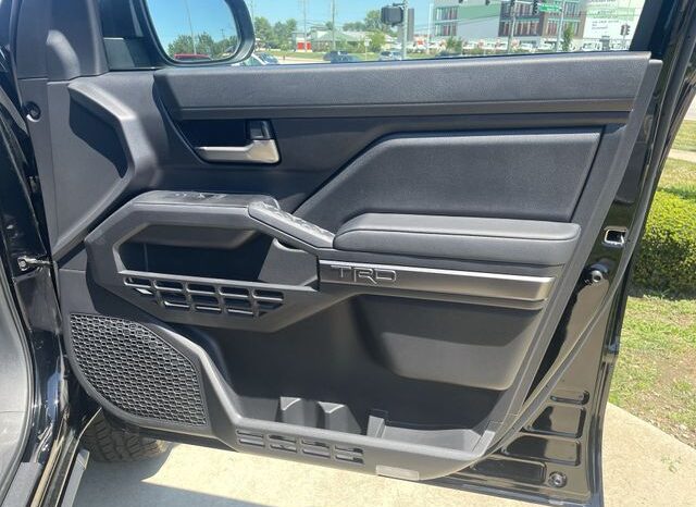 
 Toyota Tacoma Hybrid full									