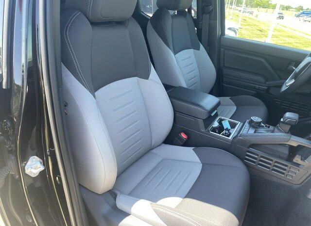 
 Toyota Tacoma Hybrid full									