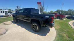 Toyota Tacoma Hybrid full