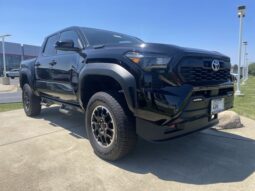 Toyota Tacoma Hybrid full