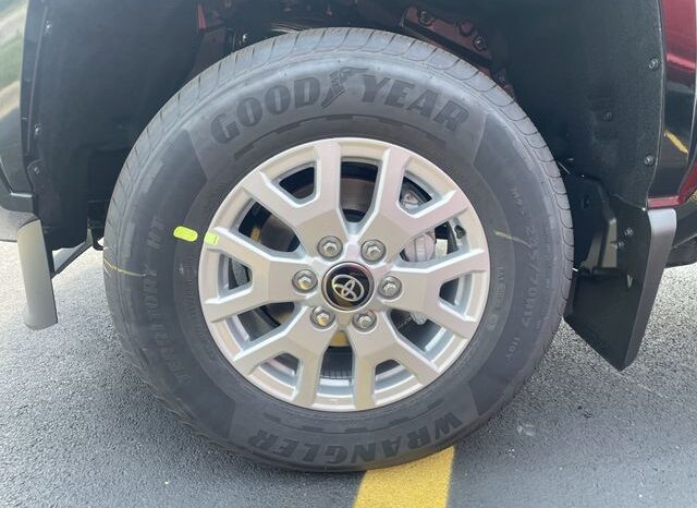 
 Toyota Tacoma full									