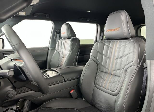 
								Nissan Armada full									