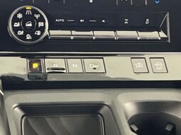 
										Nissan Armada full									
