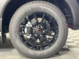 
										Nissan Armada full									