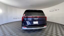 Kia Carnival full