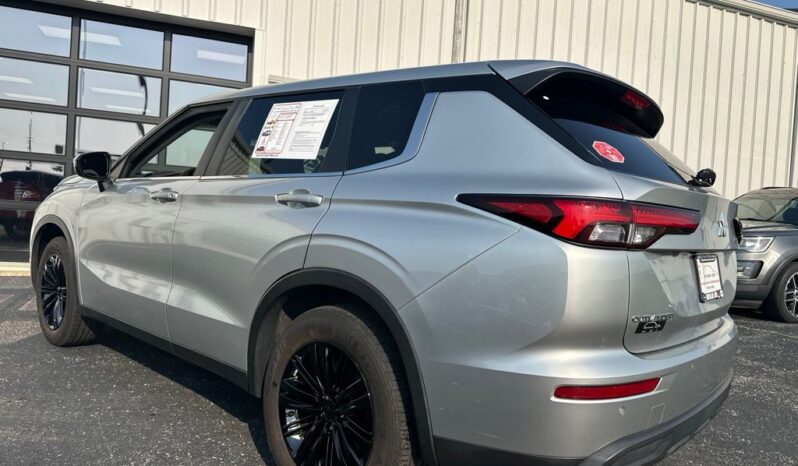 
 Mitsubishi Outlander full									