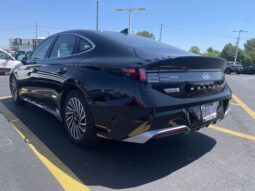 Hyundai Sonata Hybrid full