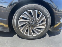 Hyundai Sonata Hybrid full