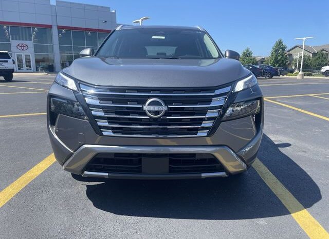
								Nissan Rogue full									