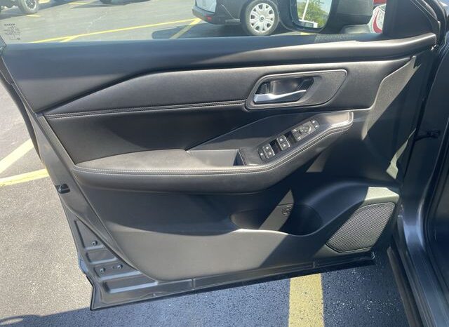 
								Nissan Rogue full									