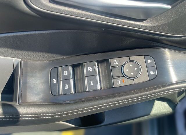 
								Nissan Rogue full									