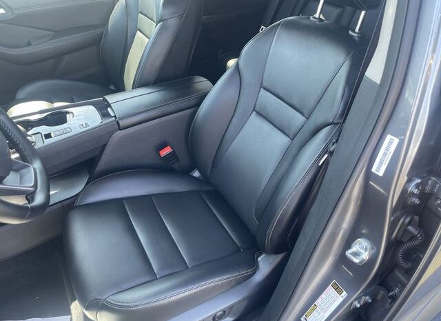 
								Nissan Rogue full									