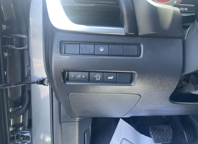 
								Nissan Rogue full									