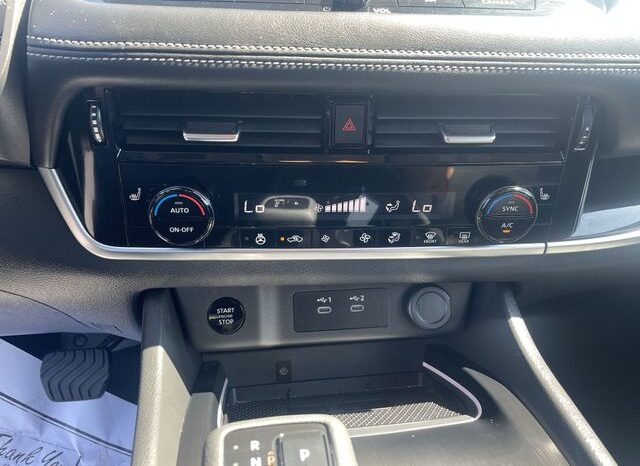 
								Nissan Rogue full									
