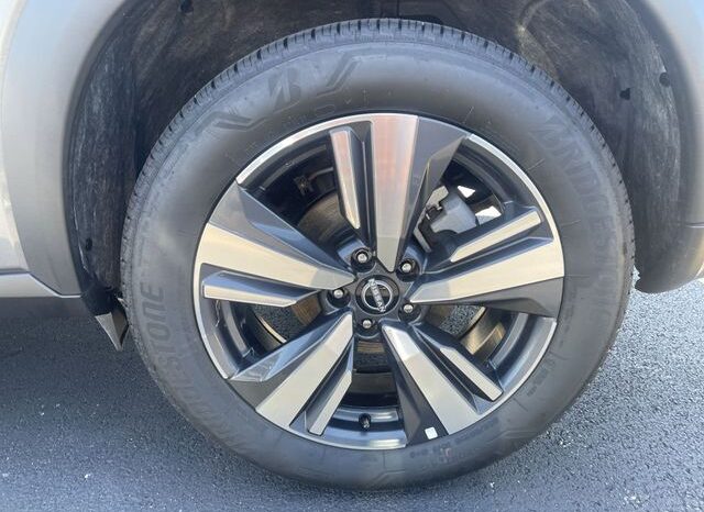 
								Nissan Rogue full									
