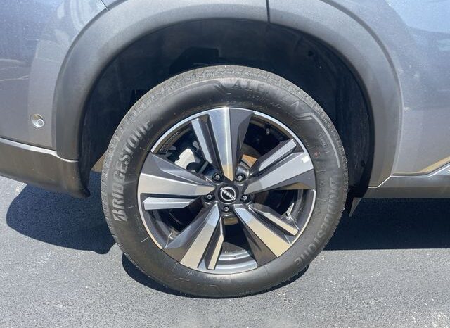 
								Nissan Rogue full									