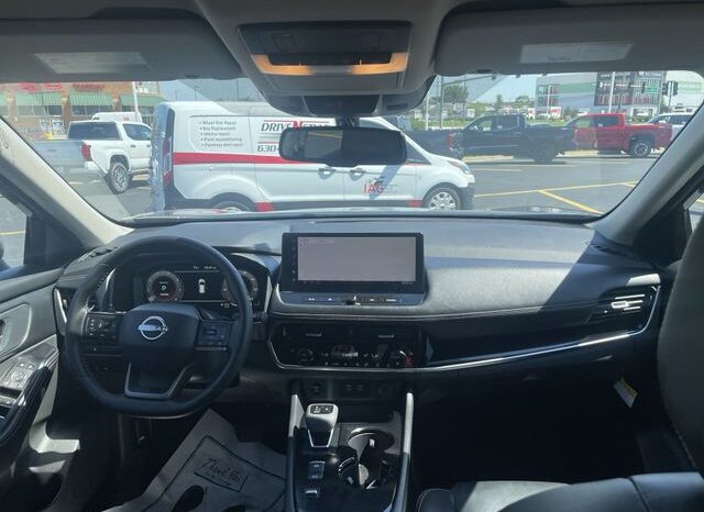 
								Nissan Rogue full									