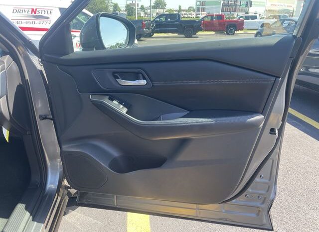 
								Nissan Rogue full									