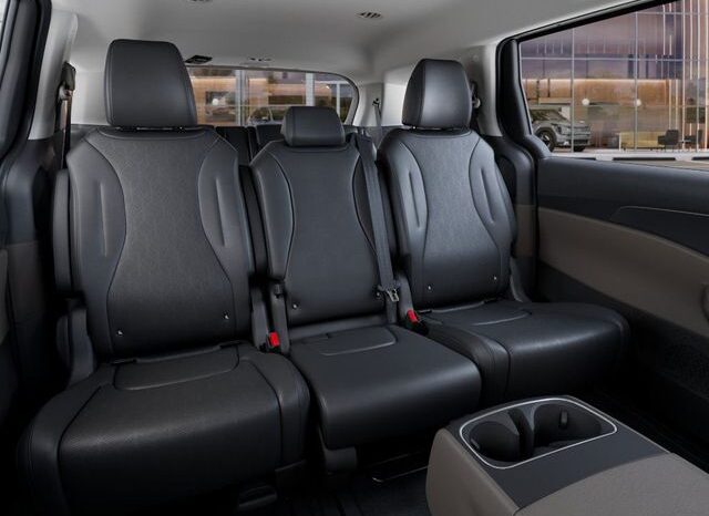 
 Kia Carnival full									